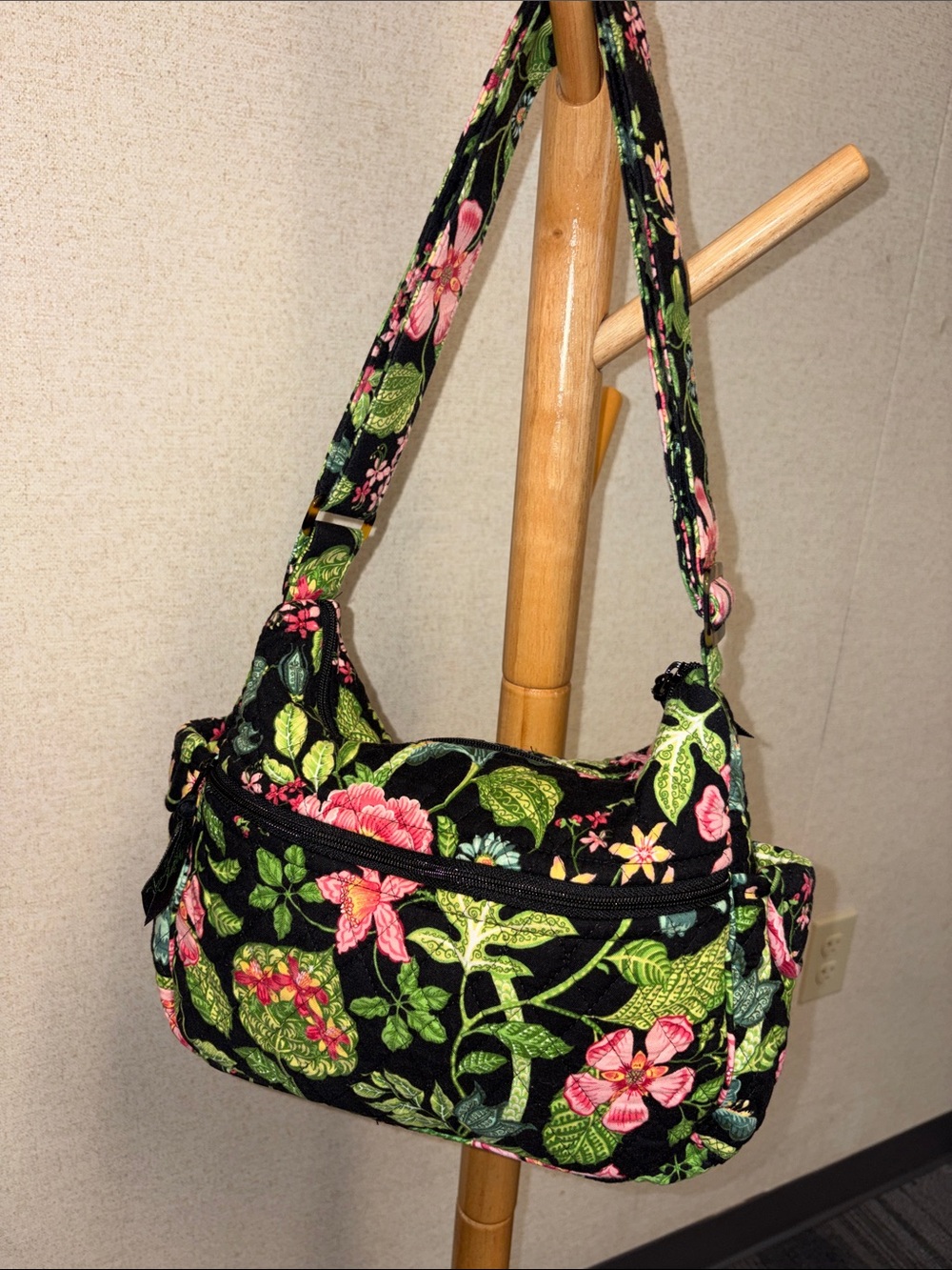 Vera Bradley Retired Botanica Floral Quilted Shoulder Bag Purse Black Pink EUC